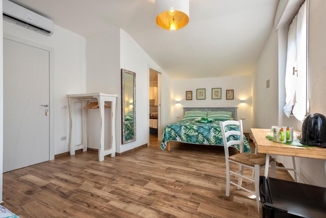 Dery Alghero Holiday Rooms ภายนอก รูปภาพ
