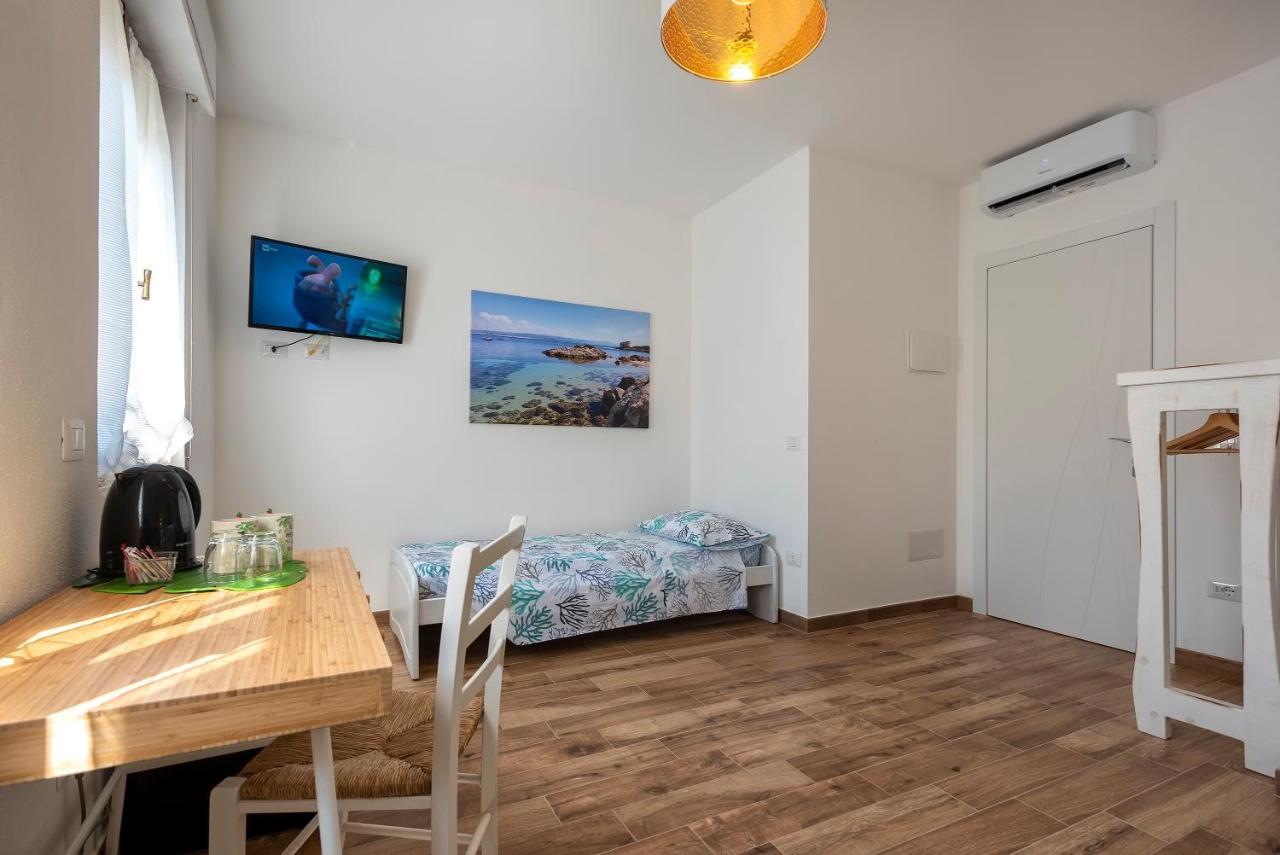 Dery Alghero Holiday Rooms ภายนอก รูปภาพ